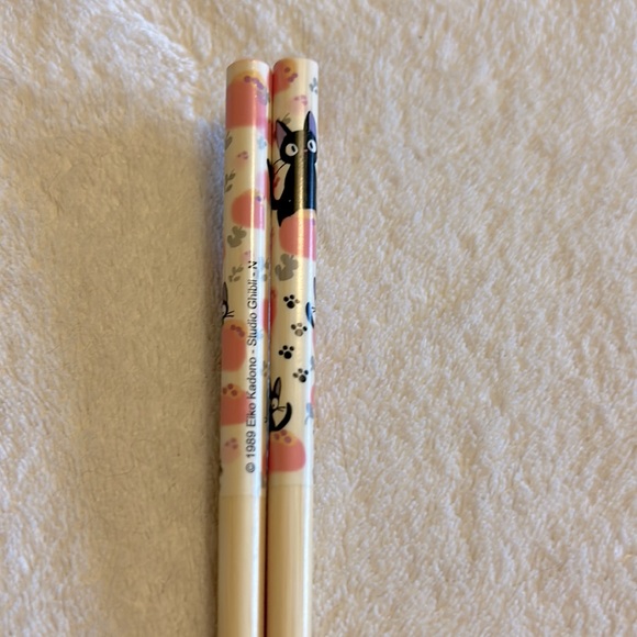 Hot Topic Studio Ghibli Kiki’s Delivery hair bow & sticks, Soot Sprite pin - Picture 7 of 7